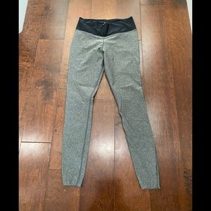 Nike dry fit legging gray and black size M